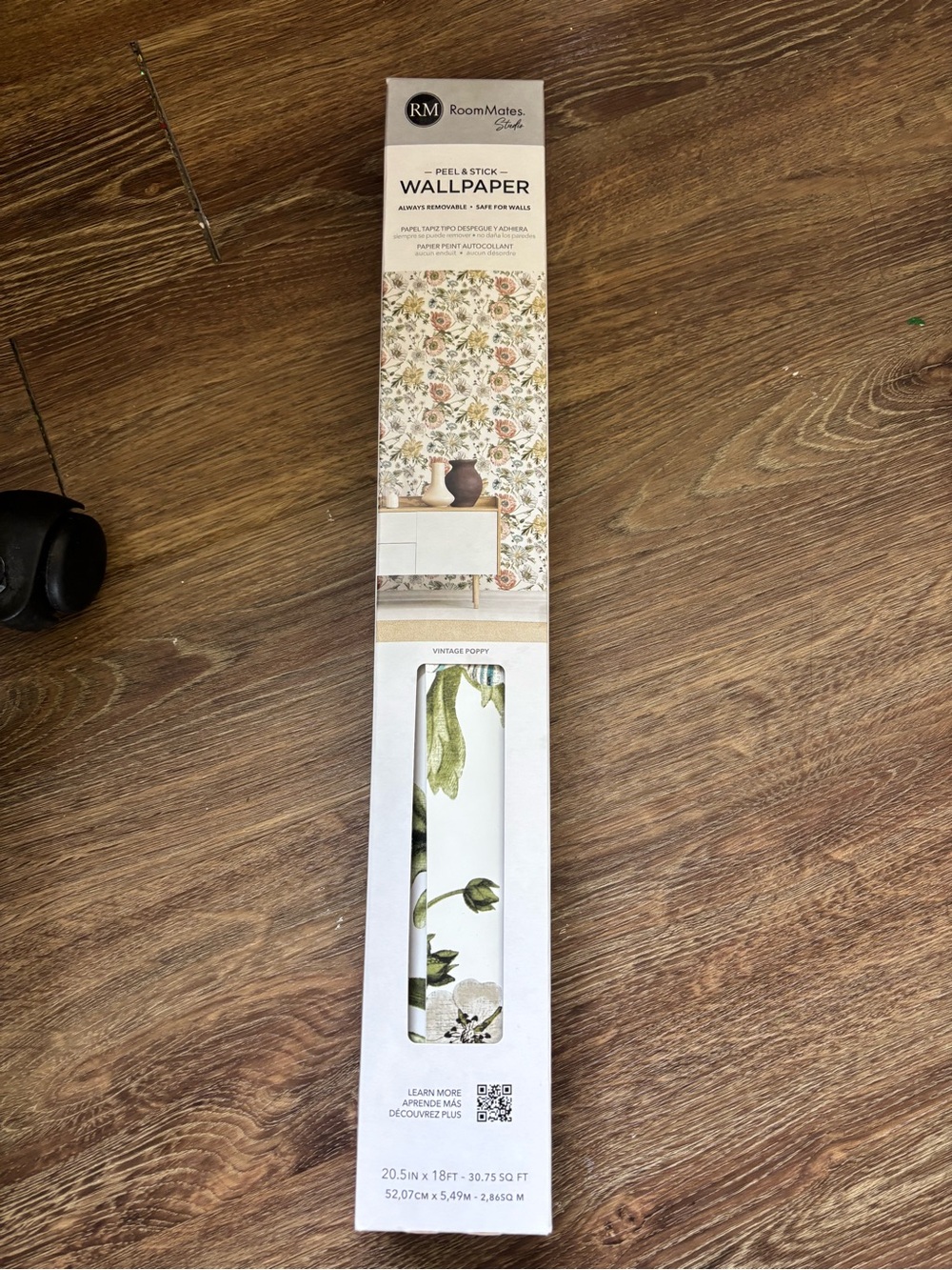 Roommates Green and Cream Vintage Poppy Peel & Stick Wallpaper